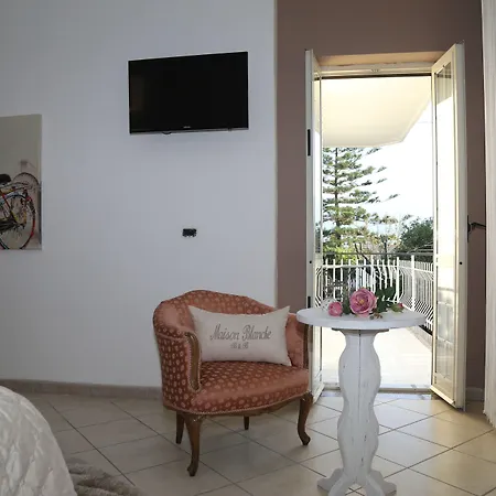 Bed & Breakfast Maison Blanche