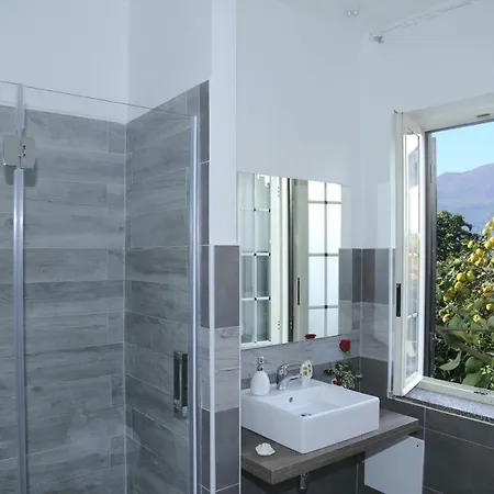Oda ve Kahvaltı Maison Blanche