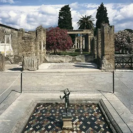 Maison Blanche 3* Pompei