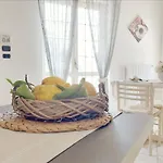לינה וארוחת בוקר Maison Blanche