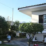 Maison Blanche לינה וארוחת בוקר
