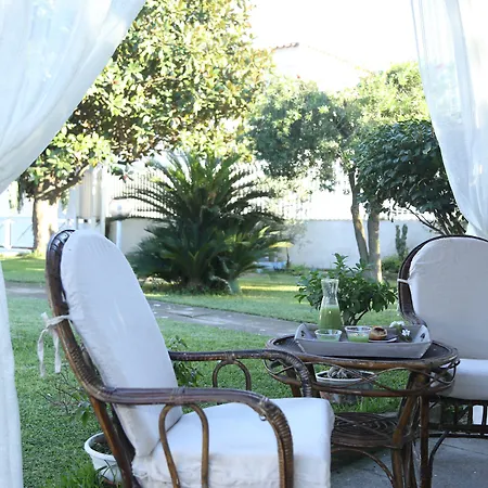 לינה וארוחת בוקר Maison Blanche
