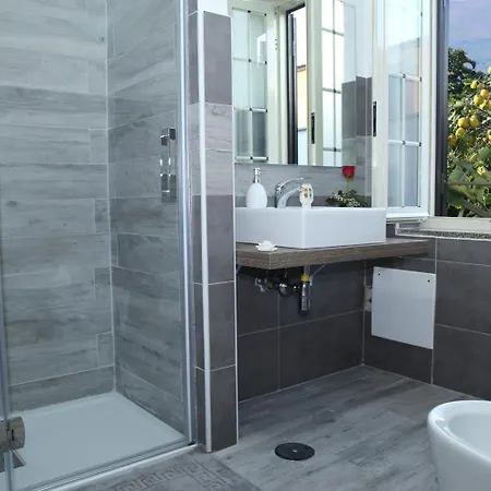 Maison Blanche Bed & Breakfast 4*