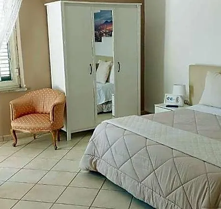 Maison Blanche Bed & Breakfast 4*